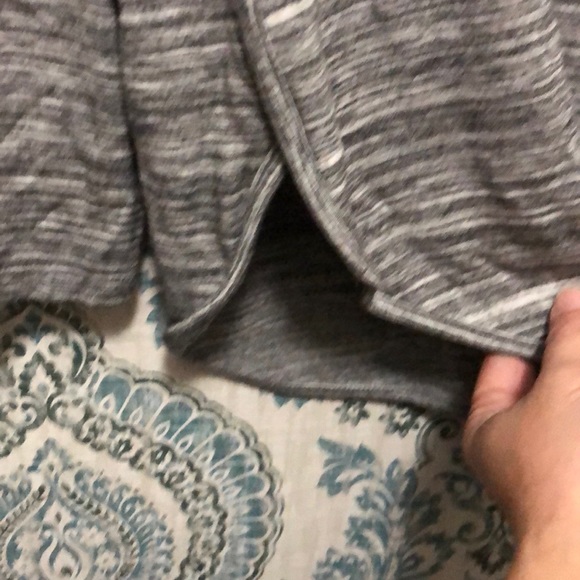 ❄️Cowl Neck Split Hem Top - Picture 2 of 3